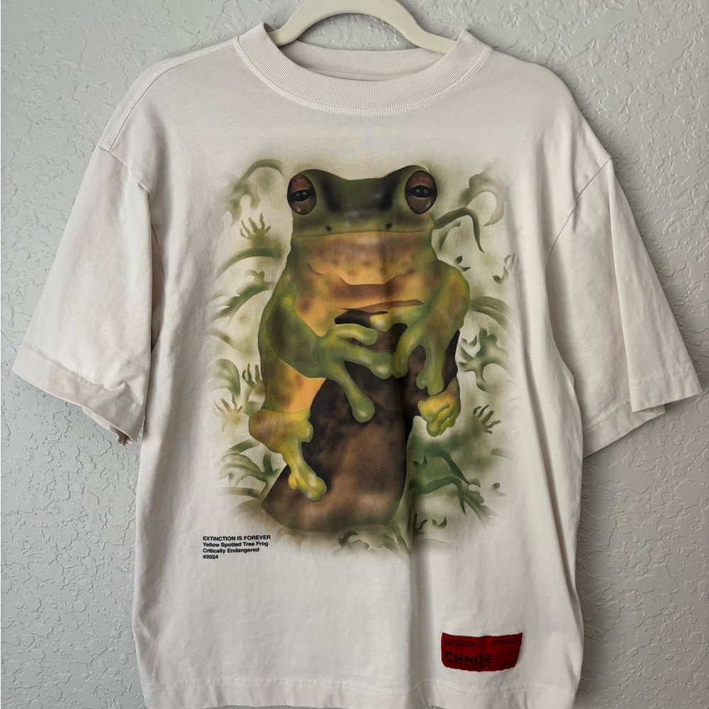 CHNGE Oversized Cream Tree Frog Graphic Tee